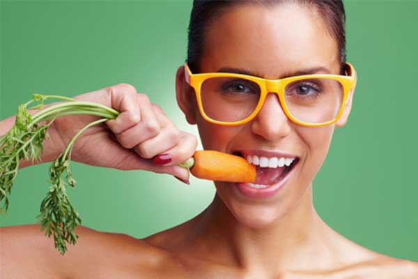 خوردن هویج باعث تقویت بینایی نمی‌شود